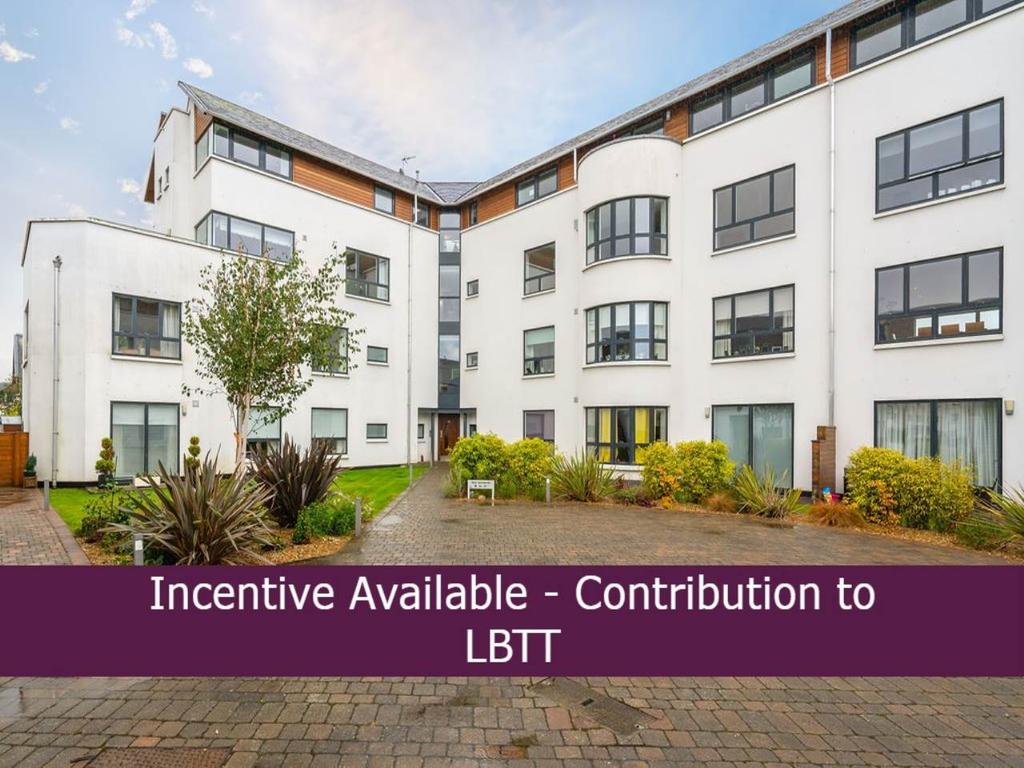 Brighouse Park Cross, Cramond, Edinburgh 4 bed flat £820,000