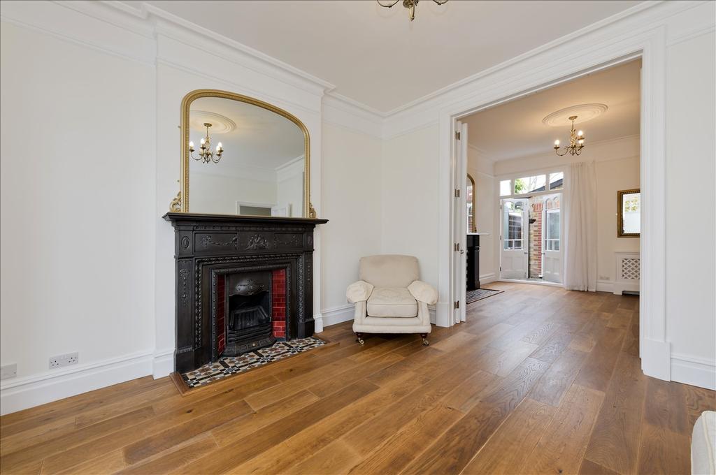 Wormholt Road, Shepherd's Bush W12 5 bed semi-detached house - £1,950,000