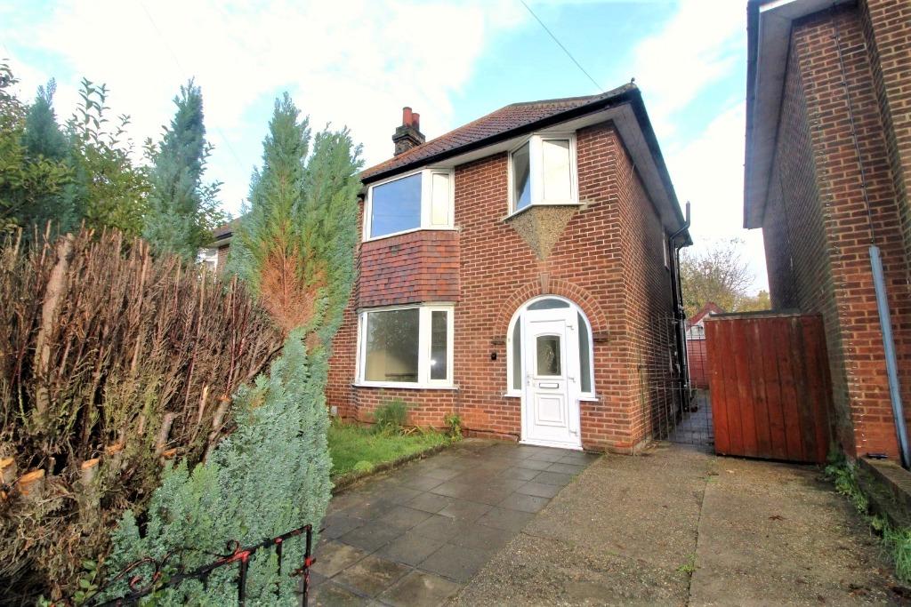 Clapgate Lane, Ipswich, IP3 3 bed detached house £950 pcm (£219 pw)
