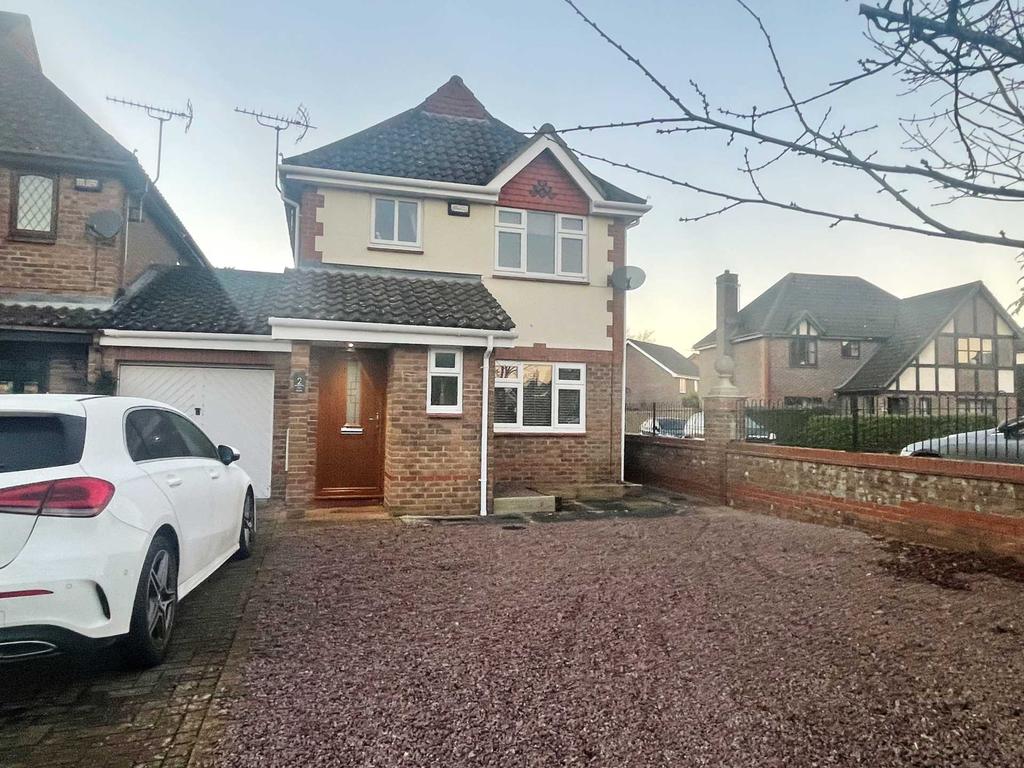 The Moors, Drayton 3 bed link detached house £335,000