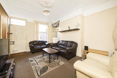 14 Burchett Place, Leeds, LS6 2LN