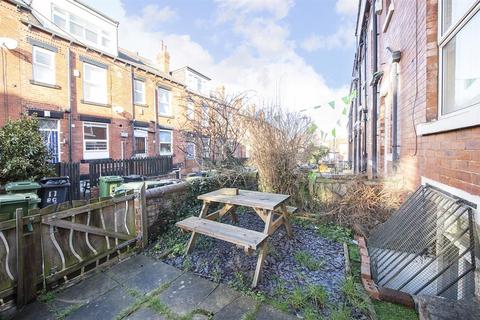 14 Burchett Place, Leeds, LS6 2LN