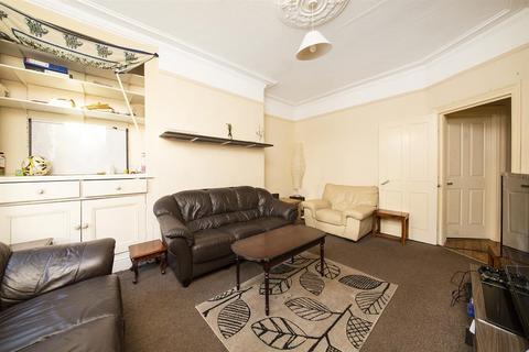 14 Burchett Place, Leeds, LS6 2LN