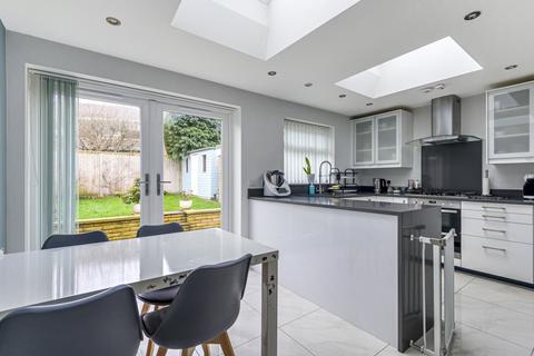 70 Linden Way, Ripley, Woking, GU23 6LP
