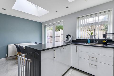 70 Linden Way, Ripley, Woking, GU23 6LP