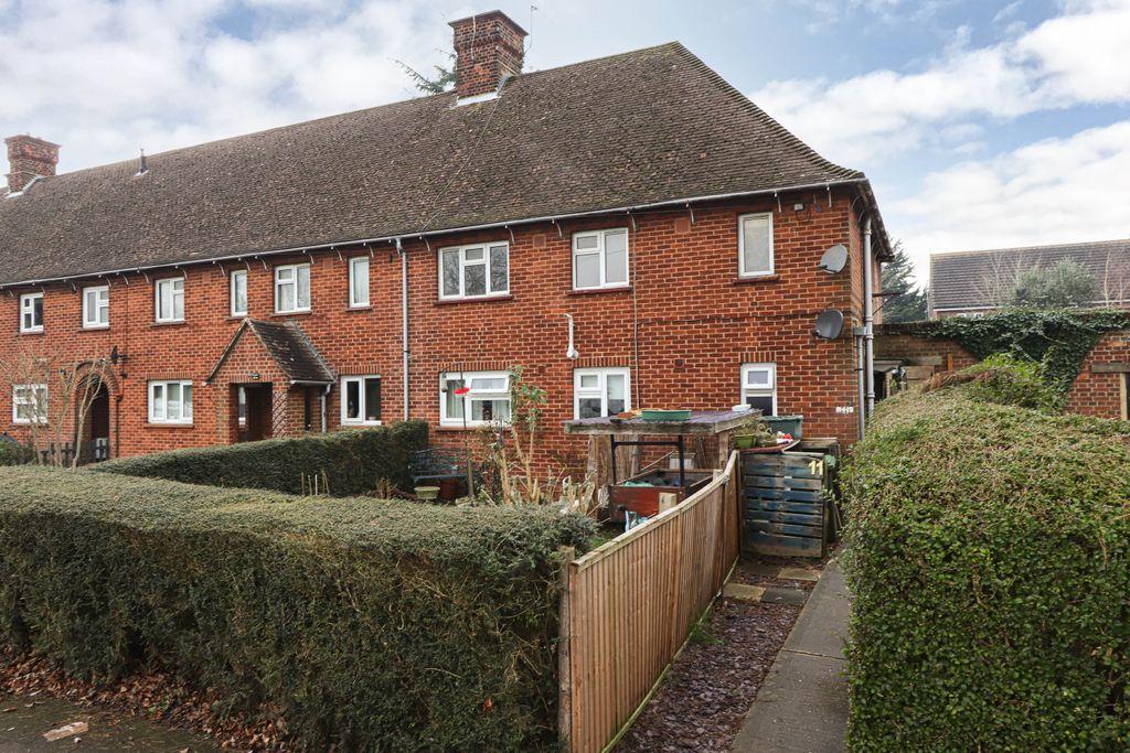 Brocas Drive, Basingstoke RG21 5LS 2 bed £220,000