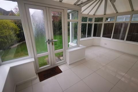 3 bedroom semi-detached house to rent, Abbotsbury Way, Liverpool