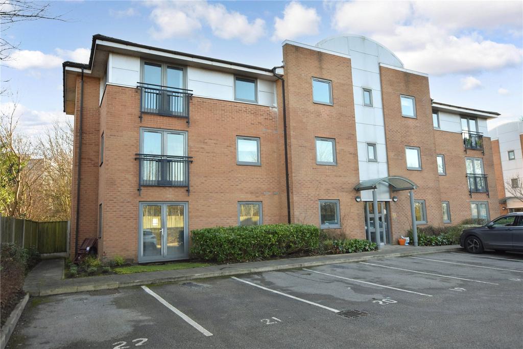 Carrington Lane, Sale, M33 2 bed apartment £169,950