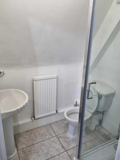 Studio to rent, The Vale, London W3