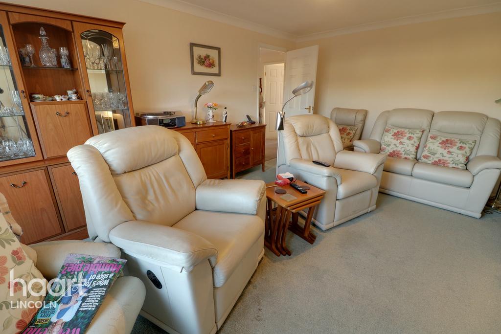Marina Close, Waddington, Lincoln 3 bed semidetached bungalow £180,000