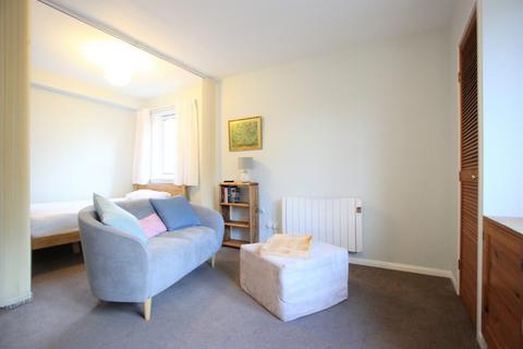 Studio to rent, Buckstone Circle, Fairmilehead, Edinburgh, EH10