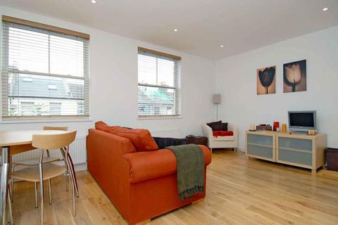 2 bedroom flat to rent - Standen Road Southfields SW18