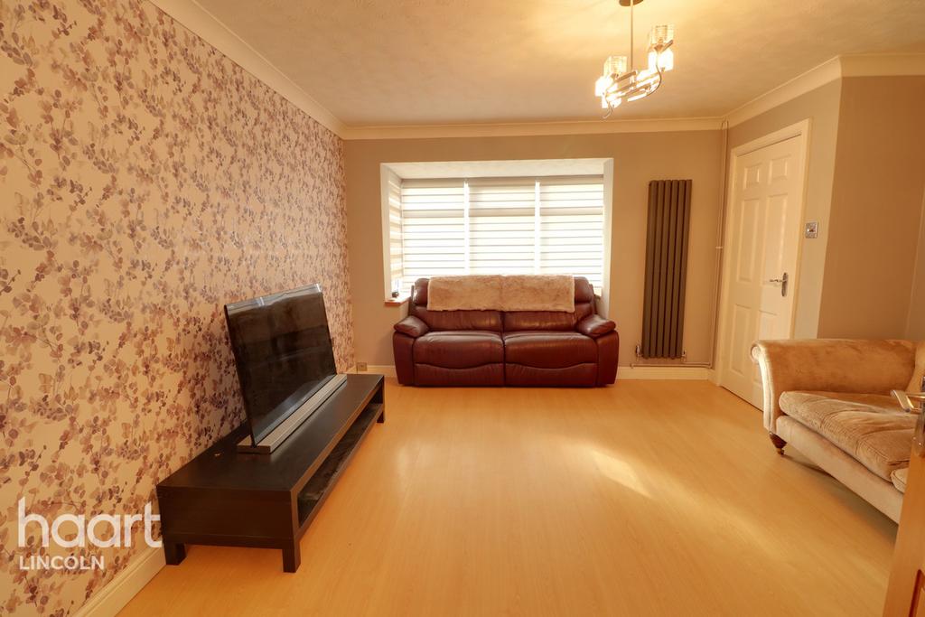 Woodvale Avenue, Lincoln 3 bed semidetached house £210,000