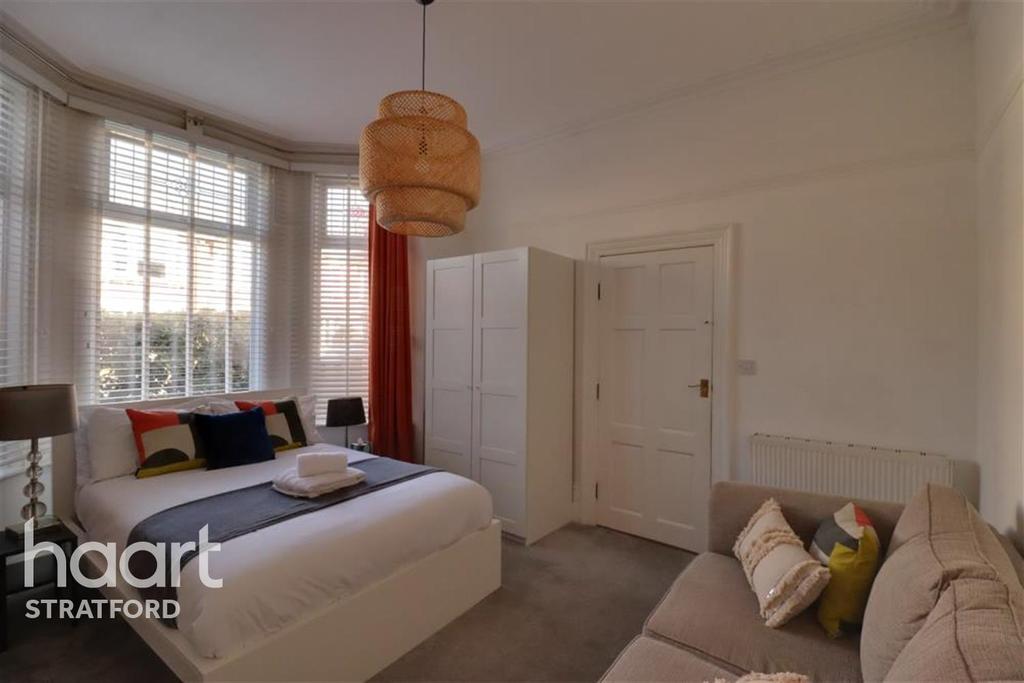 Harpenden Road, Wanstead, E12 1 bed in a flat share £750 pcm (£173 pw)