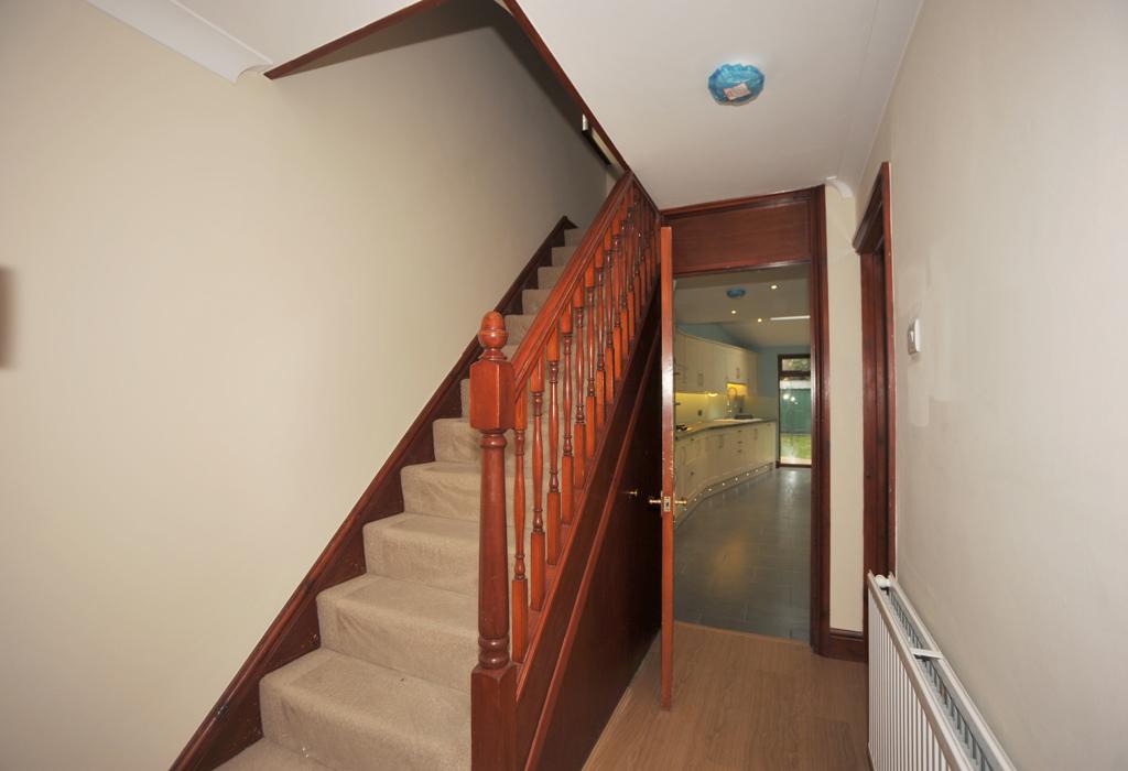 Denbigh Close, Hornchurch 4 bed semidetached house £1,900 pcm (£438 pw)