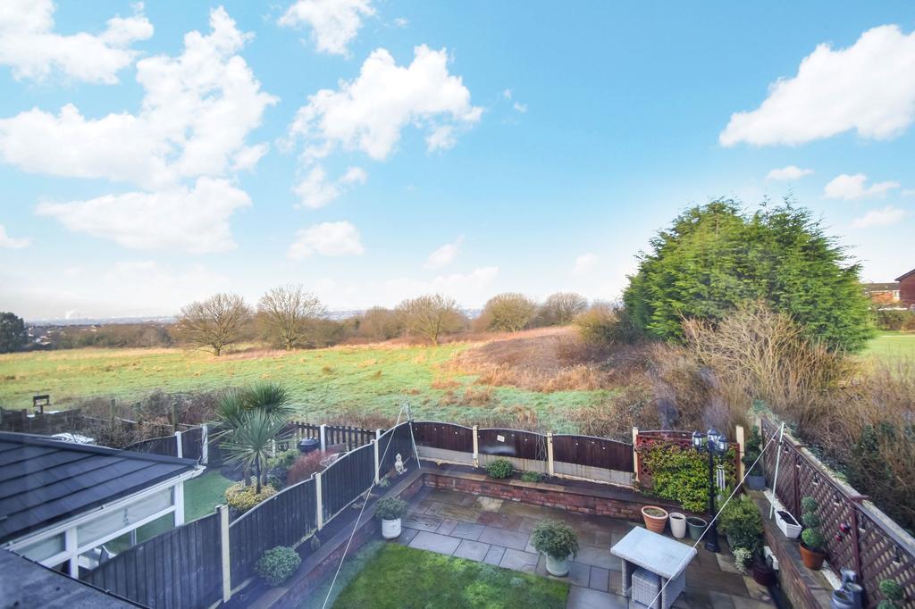 Ringley Road West, Radcliffe, M26 4 bed detached house for sale £330,000