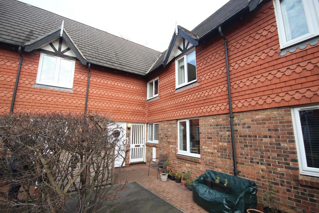 Village Court, Whitley Bay, Tyne &... 2 bed flat £155,000