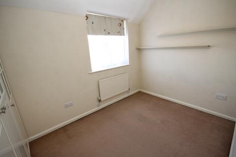 2 bedroom end of terrace house to rent, Vetchfield Avenue, WR4