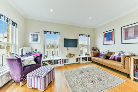 1 Frederick Square, London, SE16 5XR