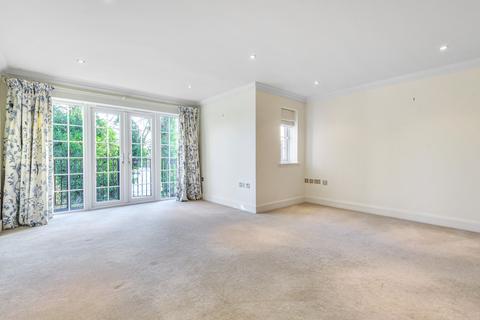 3 bedroom apartment for sale - Ridgway Road, Farnham, Surrey, GU9