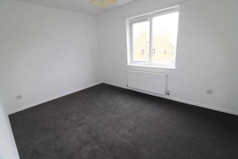 2 bedroom flat to rent - Fambridge Close, Sydenham
