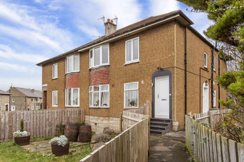149 Colinton Mains Road, Colinton... 3 bed flat £185,000