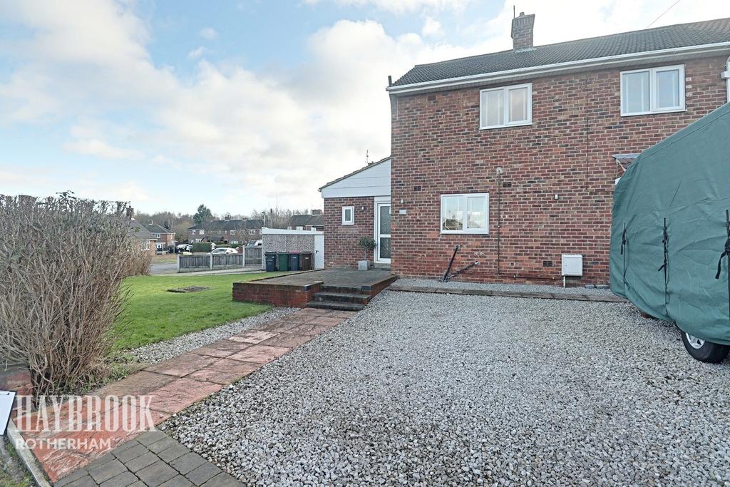 Gullingwood Drive, Thrybergh 3 bed semidetached house £160,000
