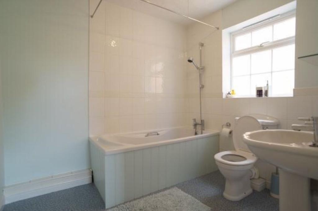 Jellicoe Avenue, Stapleton, Bristol, Gloucestershire 5 bed detached