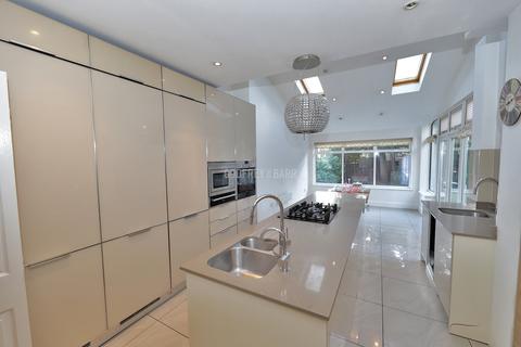 6 bedroom detached house to rent - North Crescent, Finchley