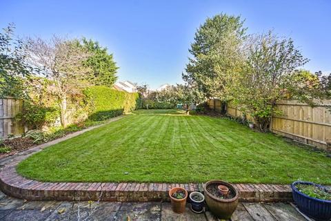 117 Faversham Road, Kennington, Ashford, TN24 9DE