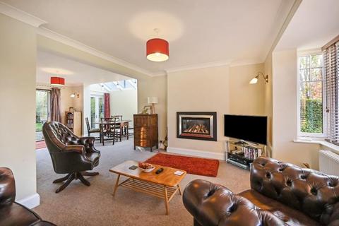 117 Faversham Road, Kennington, Ashford, TN24 9DE