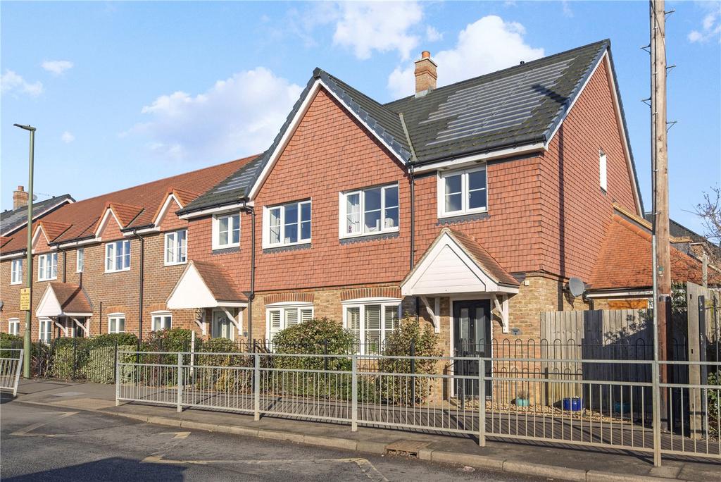 Windermere Terrace, Ambleside Avenue, WaltononThames, Surrey, KT12 4 bed house £690,000