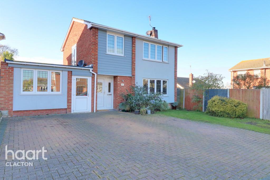Grenfell Avenue, ClactonOnSea 4 bed detached house £375,000