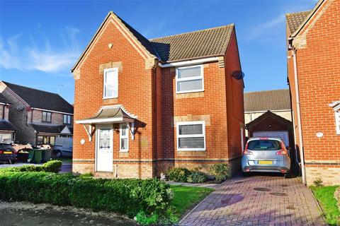 3 bedroom detached house for sale - Wraysbury Drive, Steeple View, Essex