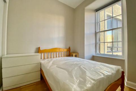 3 bedroom flat to rent, Blair Street, Old Town, Edinburgh, EH1