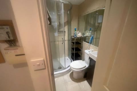 Studio to rent, Offord Road, Highbury