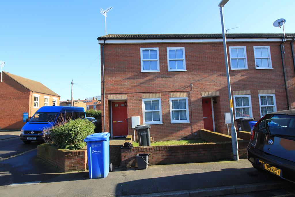 Gladstone Street, Norwich NR2 2 bed terraced house £850 pcm (£196 pw)