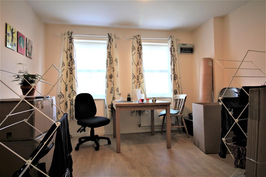 Gladstone Street, Norwich NR2 2 bed terraced house £850 pcm (£196 pw)