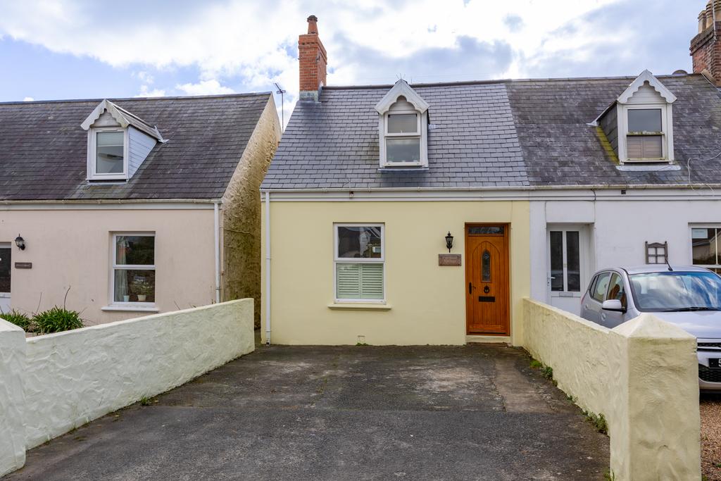 Rue Des Croutes, St. Martin, Guernsey 2 bed semidetached house £585,000