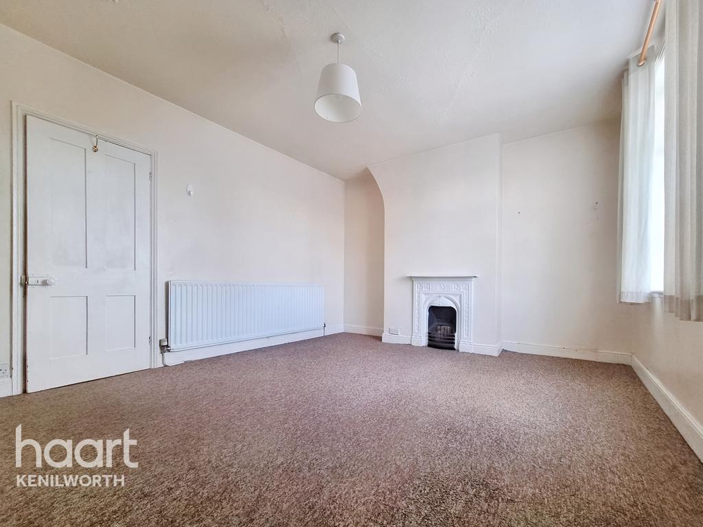Clarendon Road, Kenilworth 3 bed terraced house £325,000