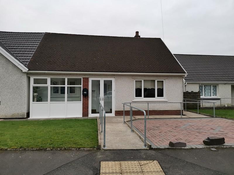 Heol Taliesin, Cwmavon, Port Talbot... 2 bed semidetached bungalow £
