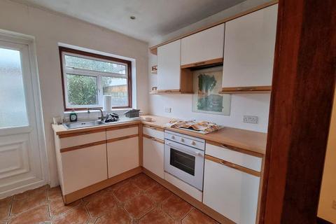 4 bedroom terraced house to rent, New Park Avenue, Palmers Green, London, N13