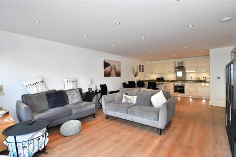 2 bedroom apartment for sale - Court Road, Seabrook, Hythe, Kent