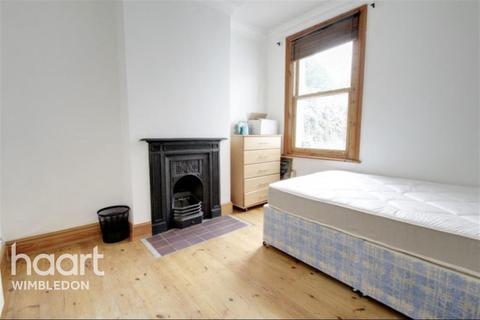 1 bedroom in a house share to rent - Caroline Road, SW19
