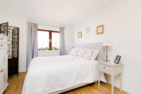 2 bedroom apartment to rent - Sailmakers Court William Morris Way SW6