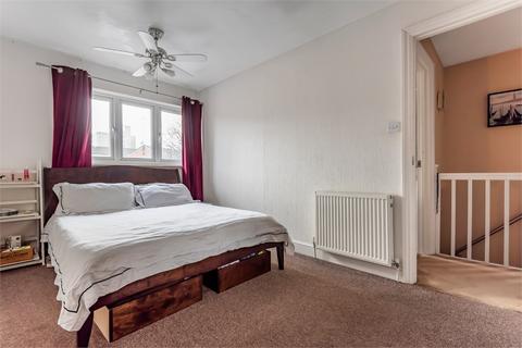 3 bedroom end of terrace house for sale - Goodwin Close, London, SE16