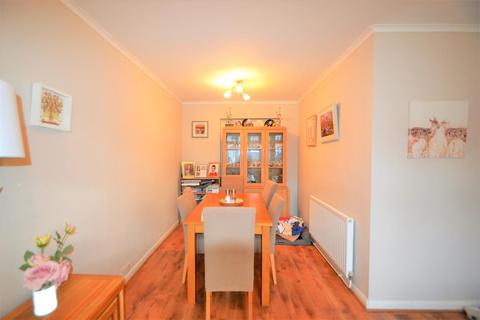 54 West Road, Feltham, TW14 8JE