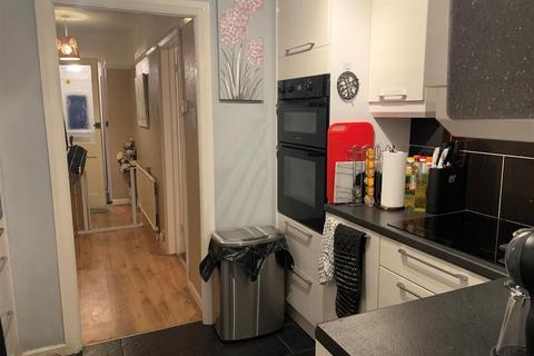 54 West Road, Feltham, TW14 8JE
