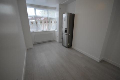 4 bedroom terraced house to rent - Strone Road, Manor Park, London, E12