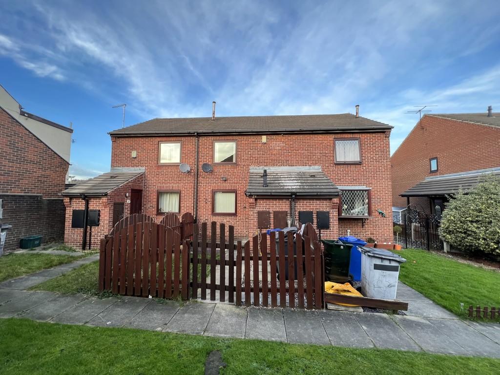 Park View, Dodworth, Barnsley 2 bed terraced house £700 pcm (£162 pw)